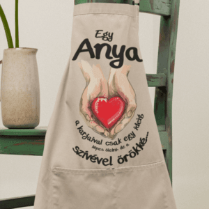 Egy anya a karjaival fekete kötény