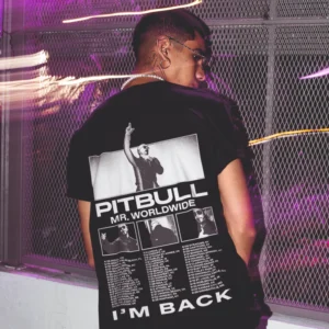 Fekete férfi póló Pitbull World Tour mintával a hátoldalon.